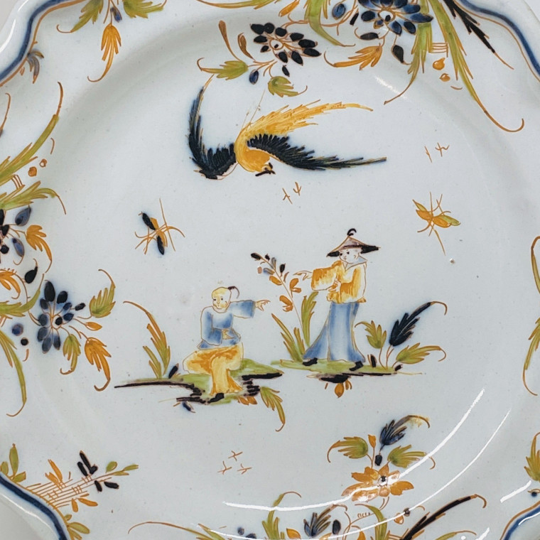 Assiette en faïence de Lyon à décor de deux chinois - XVIIIe siècle