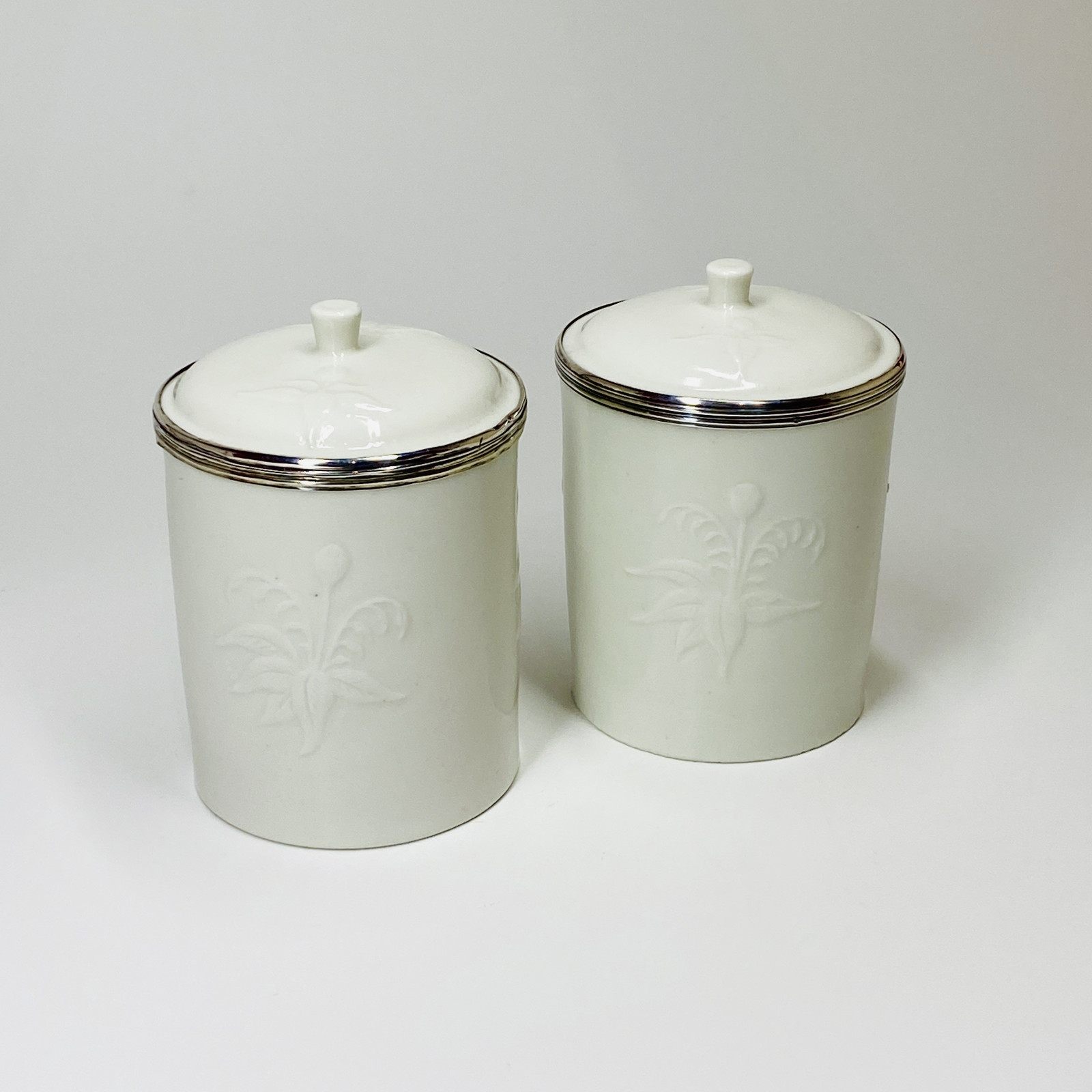 Saint-Cloud - Paire de pots à pommade - XVIIIe siècle