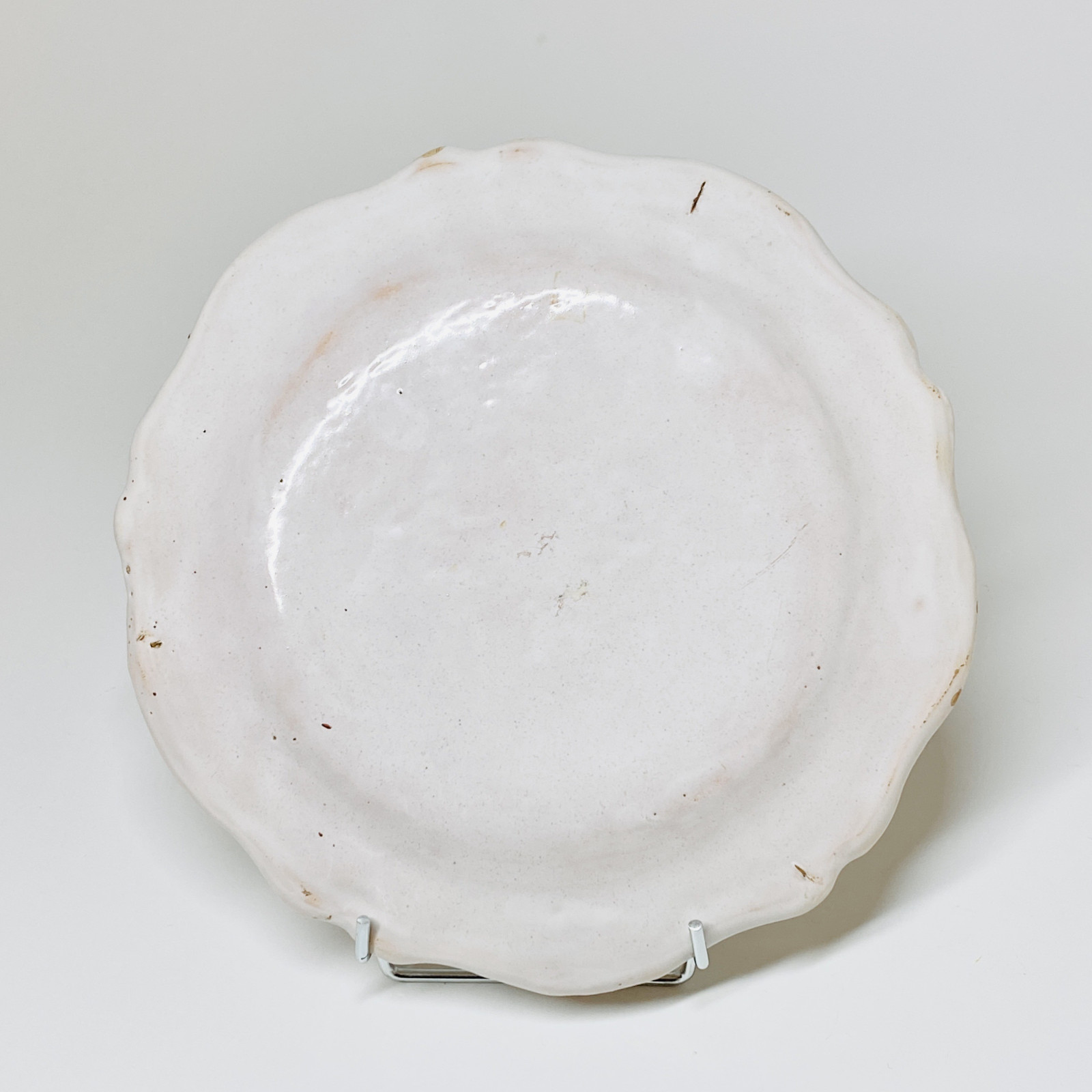 Lyon earthenware plate with medallion - Eighteenth century