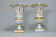 Paris - Paire de vases en porcelaine à décor "à la Salembier"- Fin du XVIIIe Siècle