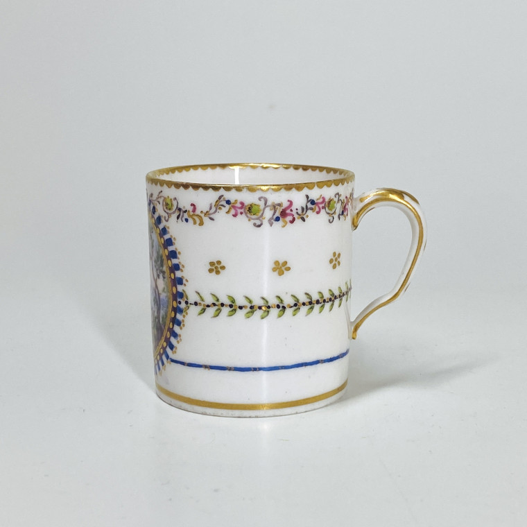 Tasse en porcelaine tendre de Sèvres - XVIIIe siècle
