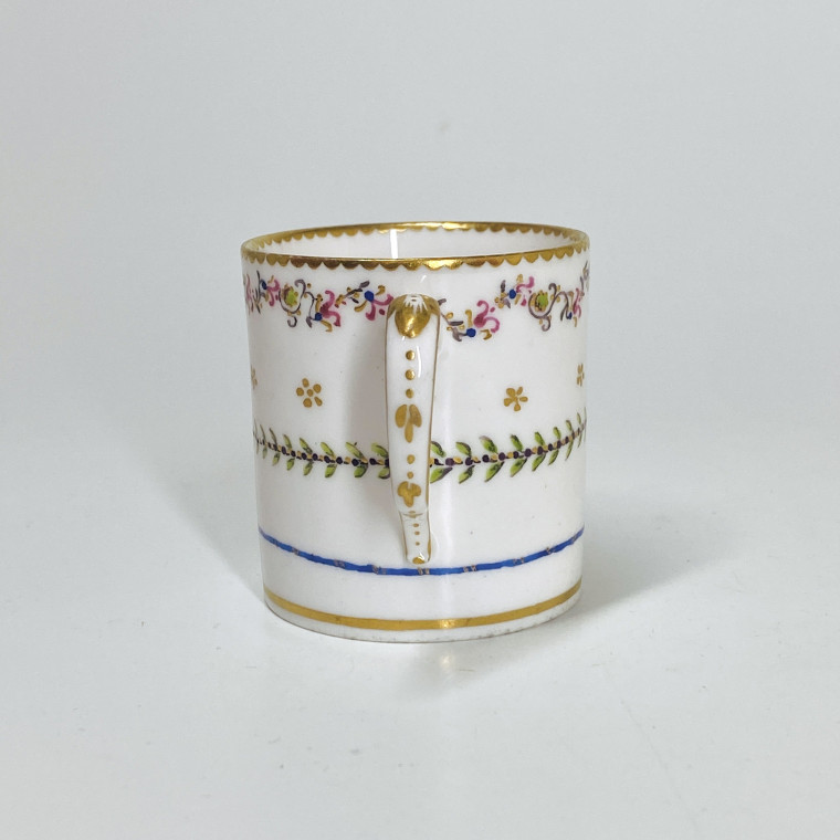 Tasse en porcelaine tendre de Sèvres - XVIIIe siècle