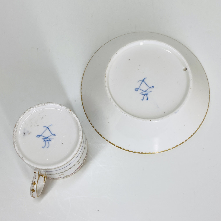 Tasse en porcelaine tendre de Sèvres - XVIIIe siècle