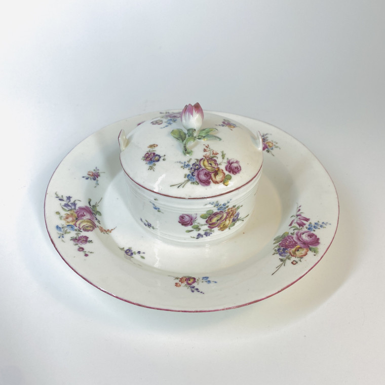 Mennecy - Soft porcelain butter dish - Eighteenth century