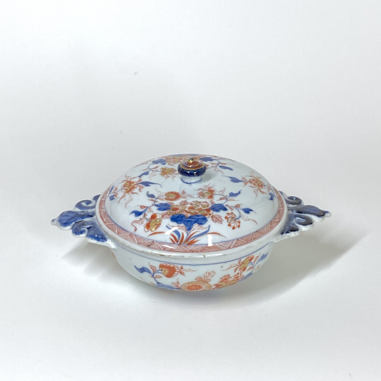 Deux écuelles en porcelaine de Chine décorées dans la palette Imari - Début du XVIIIe siècle