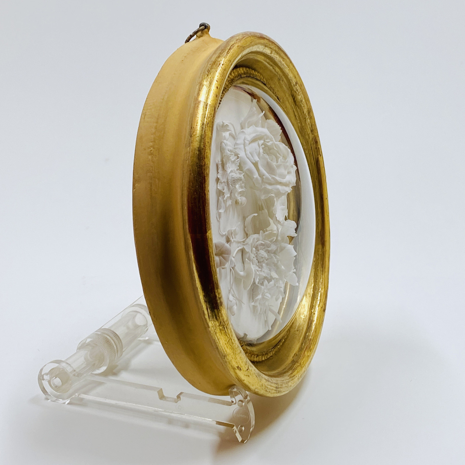 Niderviller biscuit medallion representing a bouquet of flowers - Dated 1819