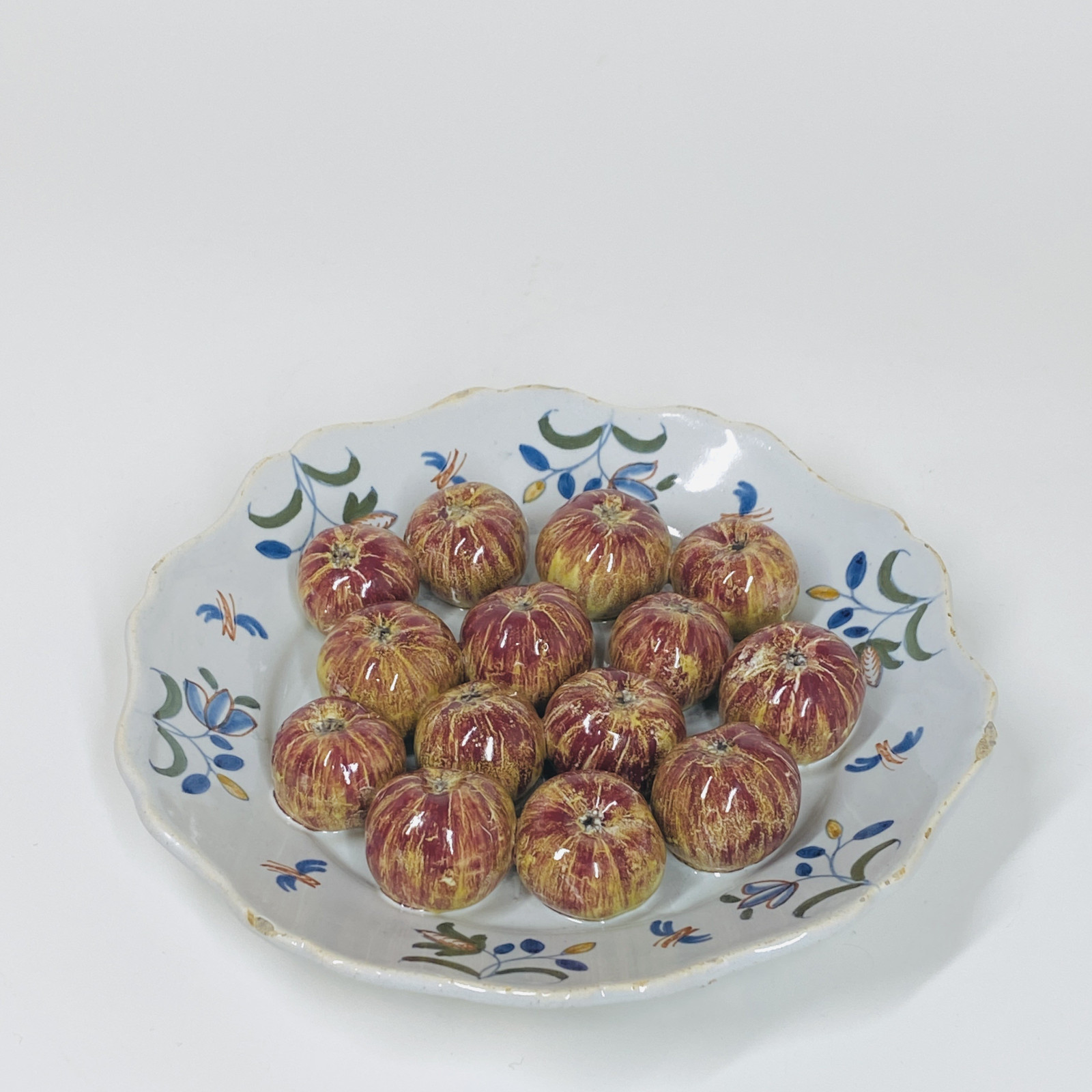 Trompe l'oeil plate in Nevers earthenware - Eighteenth century