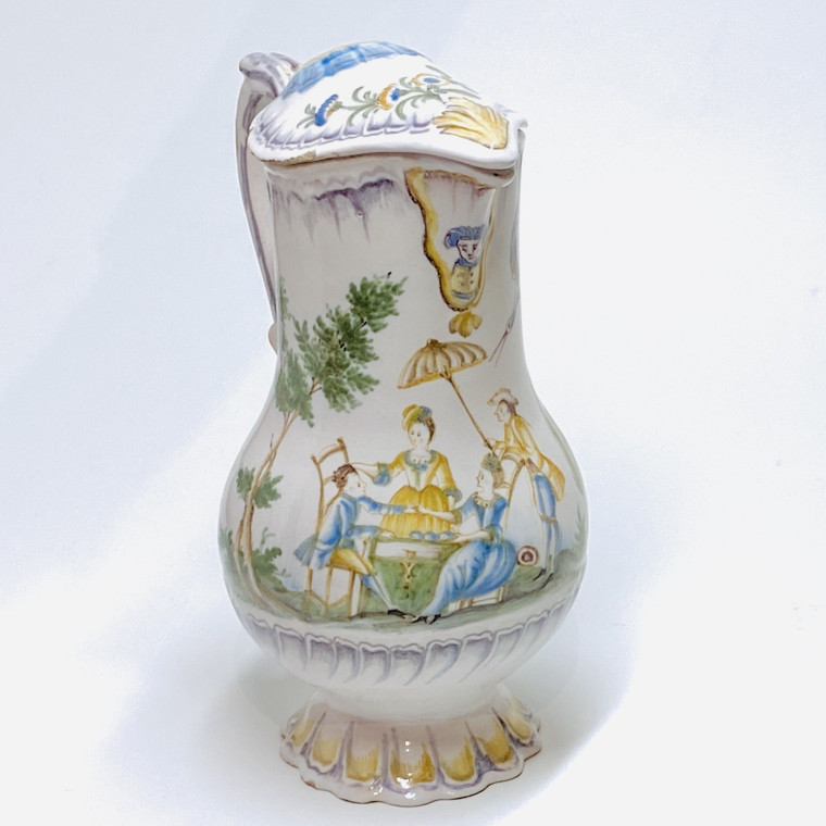 Varages - Rare pichet décoré d'une scène représentant "Le contrat mariage" - XVIIIe siècle