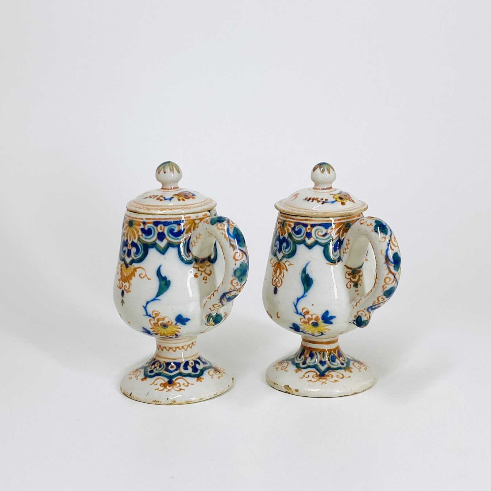 Paire de Moutardiers en faïence de Delft - XVIIIe siècle