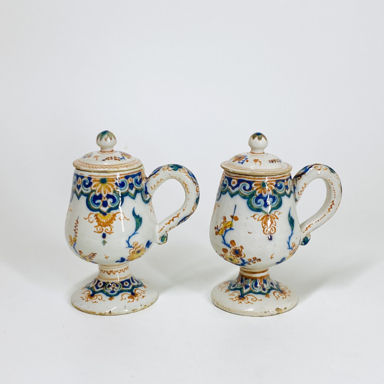 Pair of Delft earthenware mustard pots - Eighteenth century