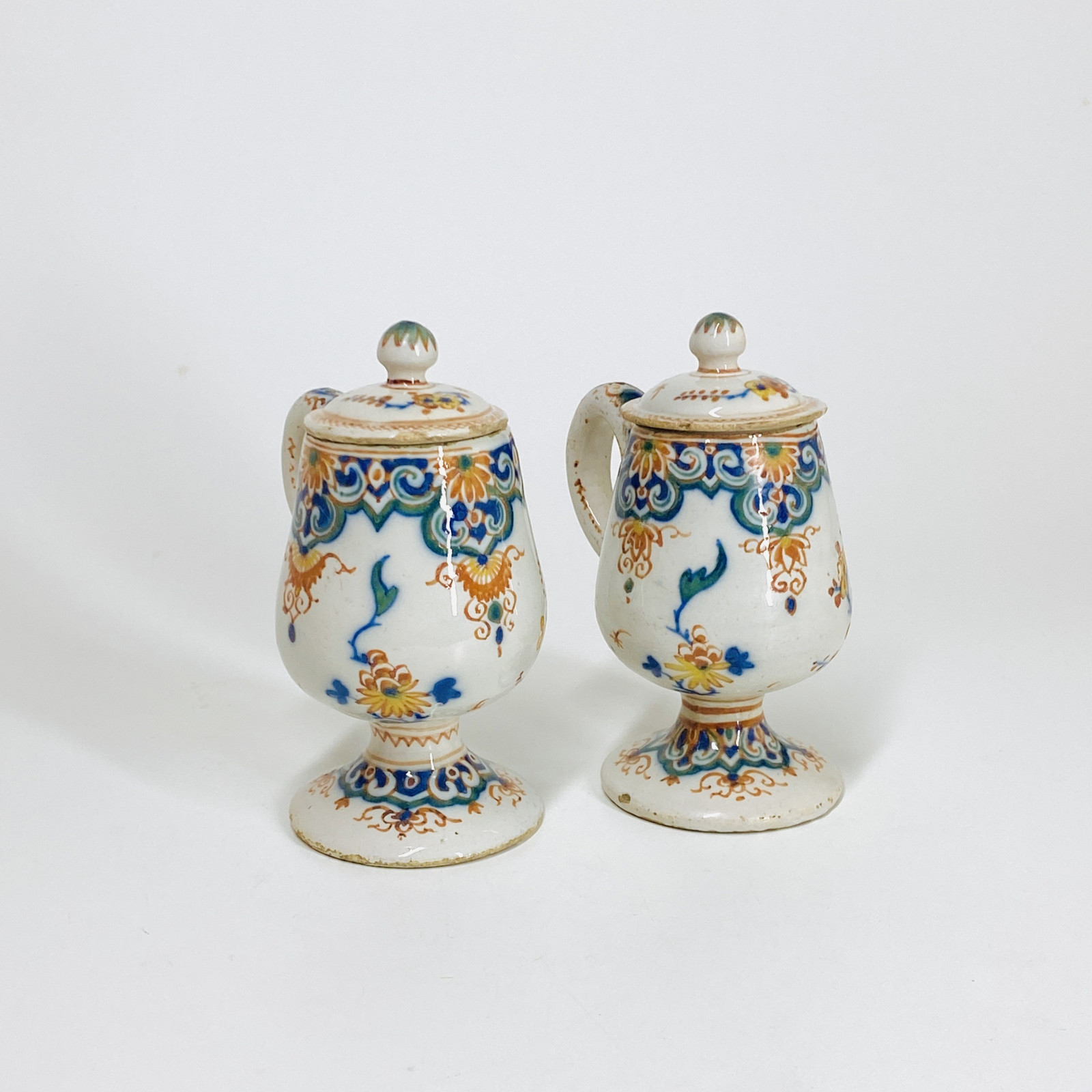 Paire de Moutardiers en faïence de Delft - XVIIIe siècle