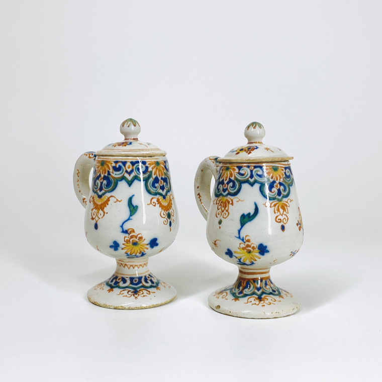 Paire de Moutardiers en faïence de Delft - XVIIIe siècle