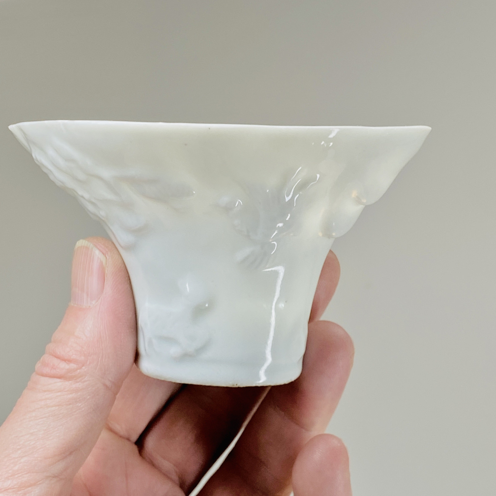 Coupe libatoire en blanc de Chine - Époque Kangxi (1662-1722)