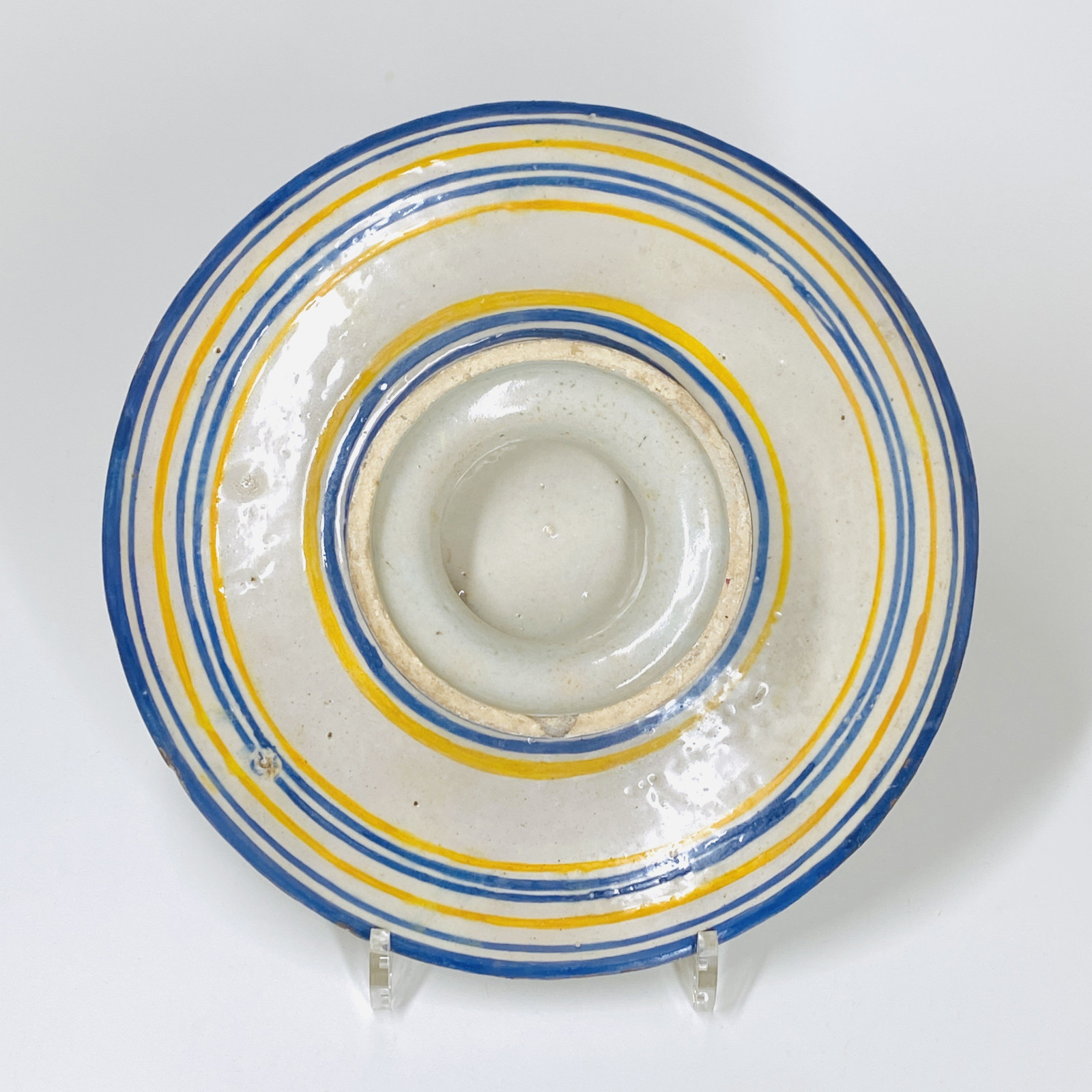 Deux tazza en majolique d’Urbino - XVIIe siècle