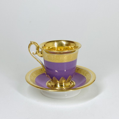 Paris - Manufacture Duhamel - Porcelain cup with purple background - Early nineteenth century