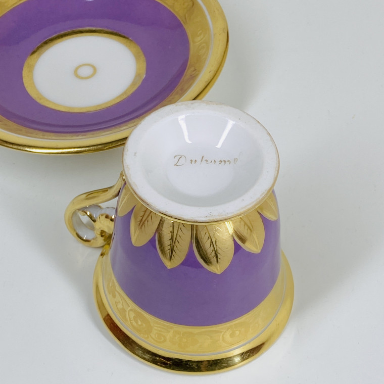 Paris - Manufacture Duhamel - Tasse en porcelaine à fond violet - Début du XIXe siècle