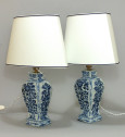 Chine - Paire de vases en porcelaine montés en lampe - Époque Kang'xi