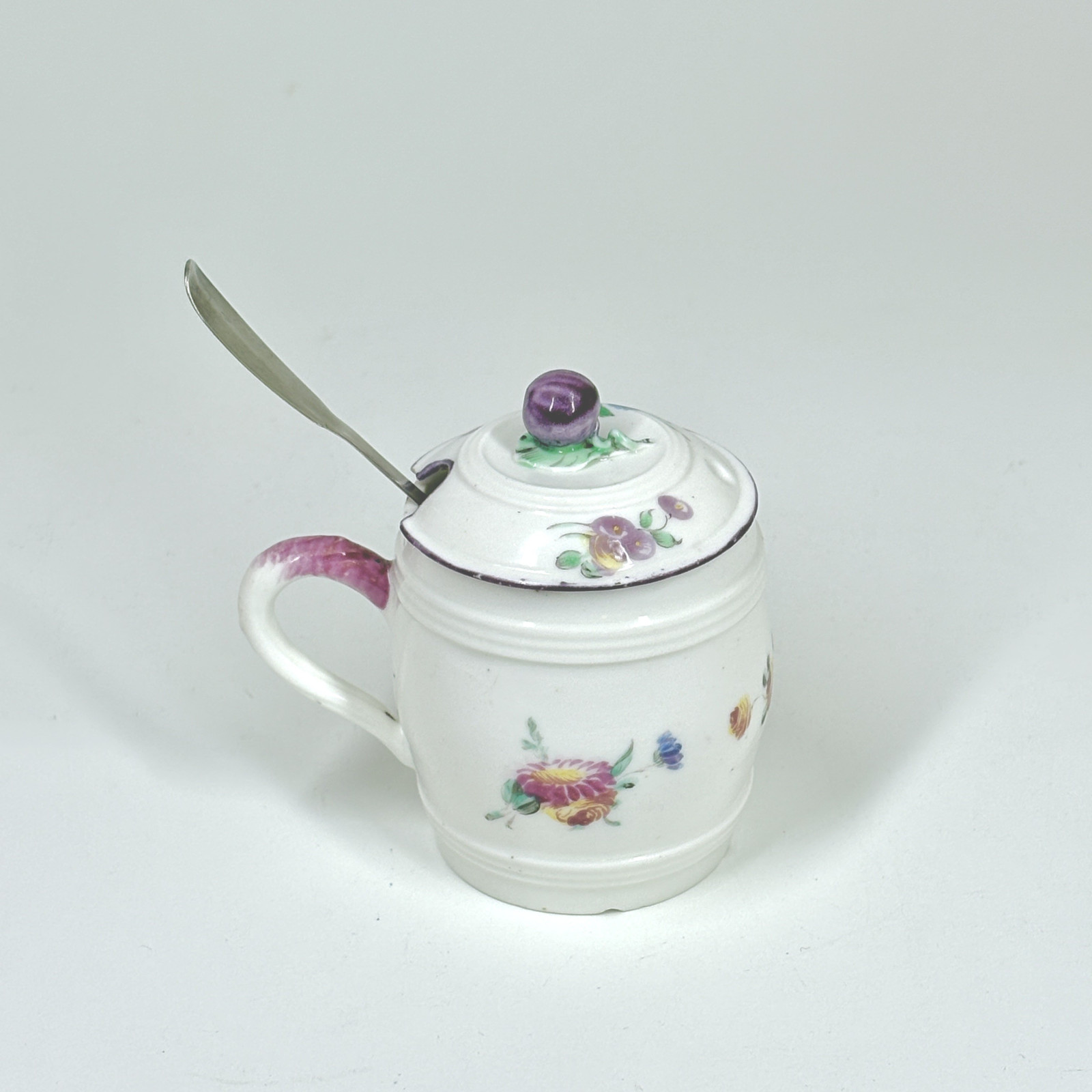 Moutardier en porcelaine de Mennecy - XVIIIe siècle