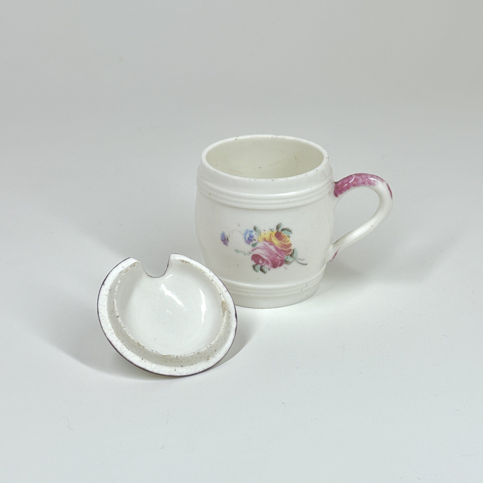 Moutardier en porcelaine de Mennecy - XVIIIe siècle