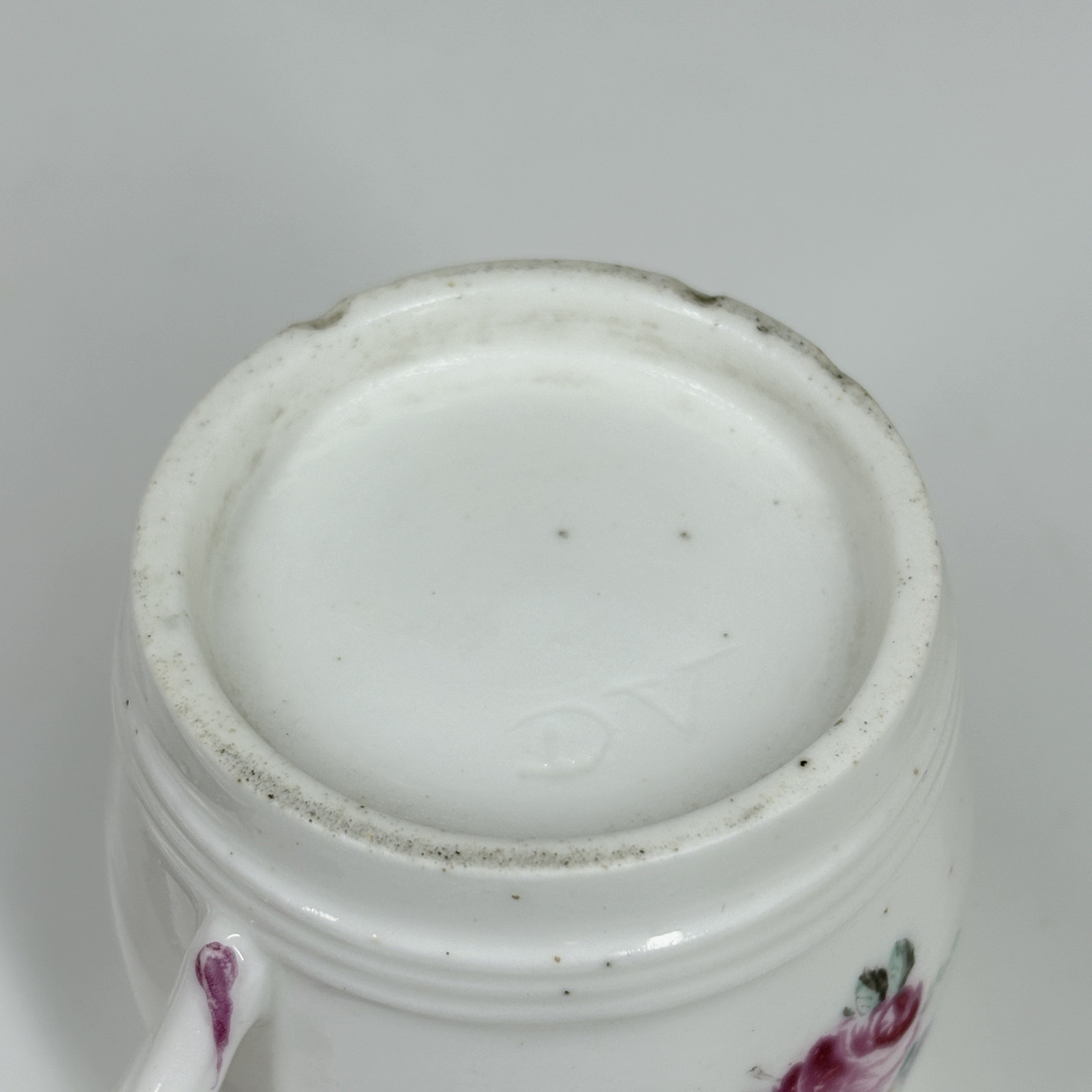 Moutardier en porcelaine de Mennecy - XVIIIe siècle