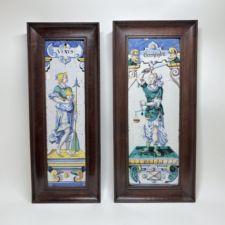 Deux plaques de poêle en faïence de Winterthur - Fin du XVIIe - Début du XVIIIe