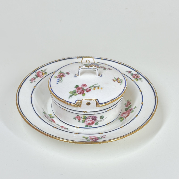 Beurrier en porcelaine tendre de Sèvres - XVIIIe siècle