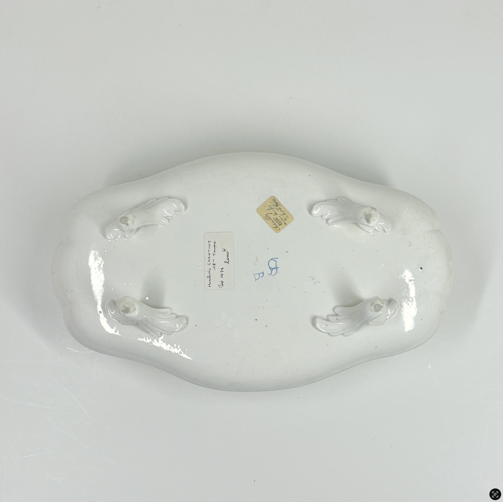 Porte huilier en porcelaine tendre de Chantilly - XVIIIe siècle