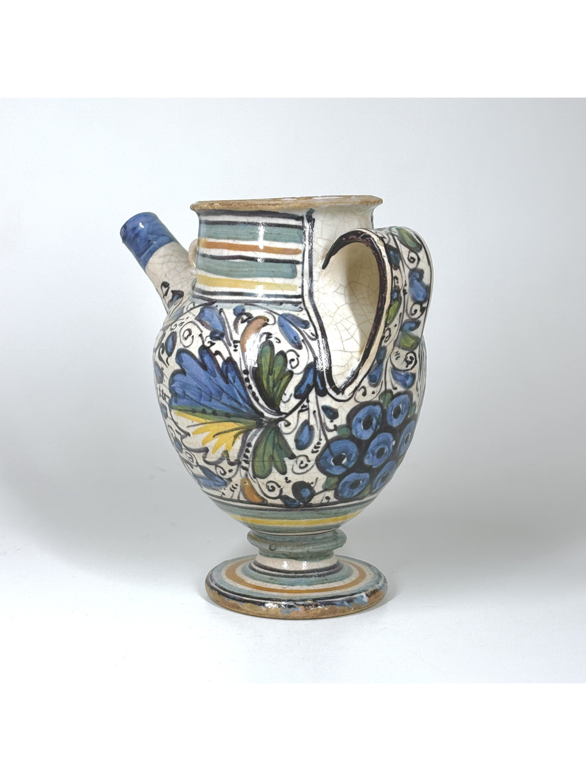 Chevrette en majolique de Lyon à décor de rosaces - XVIe siècle