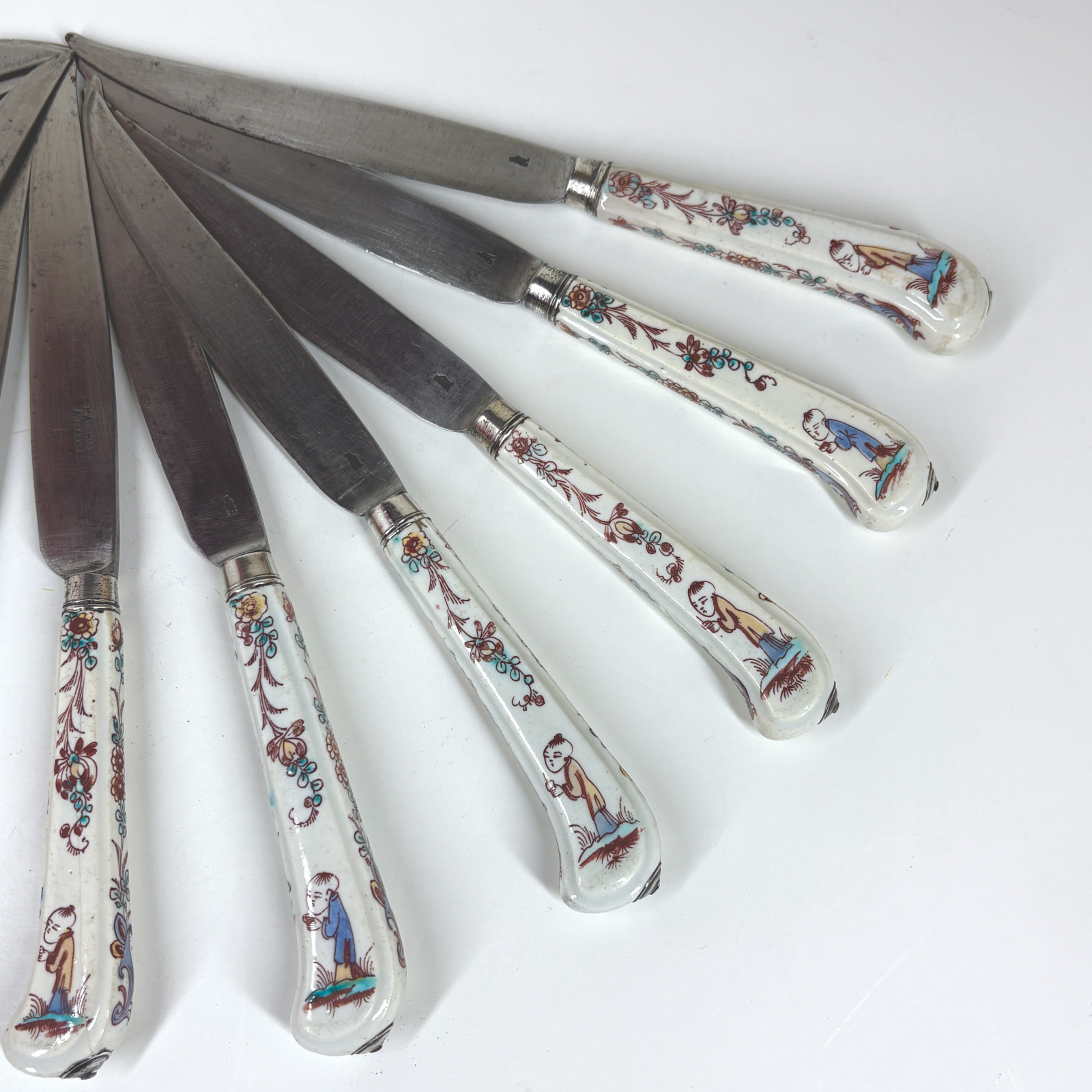 Set of twelve knives with Mennecy porcelain handles - Eighteenth century
