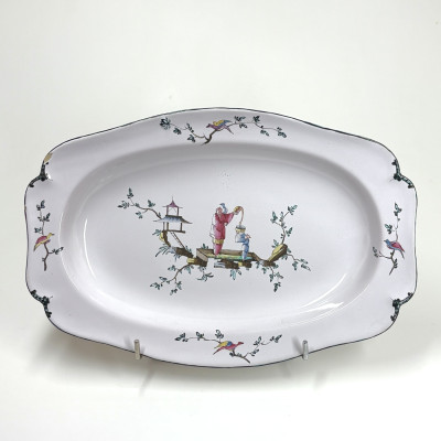 Plat en faïence de Marseille (manufacture de la Veuve Perrin) - décor aux Chinois - XVIIIe - VENDU
