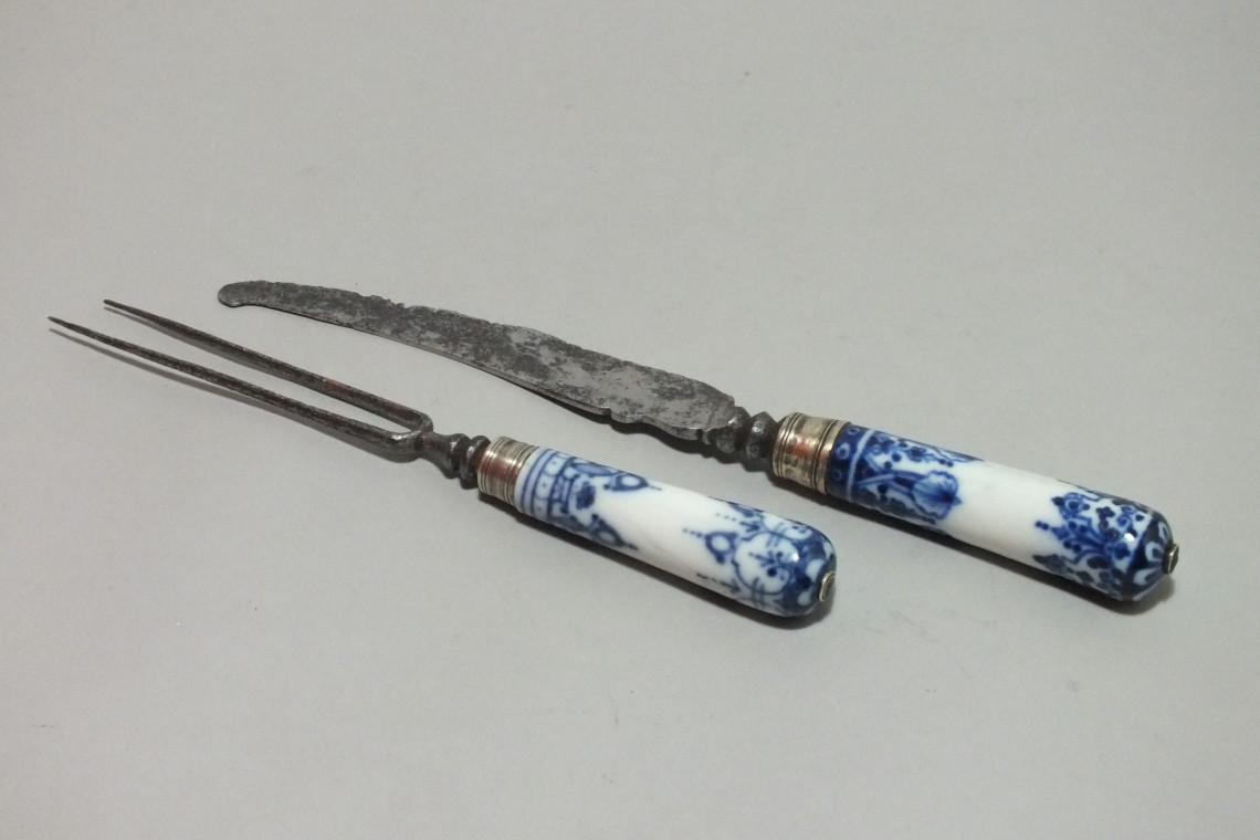 Couteau et fourchette en porcelaine tendre de Saint-Cloud - XVIIIe siècle