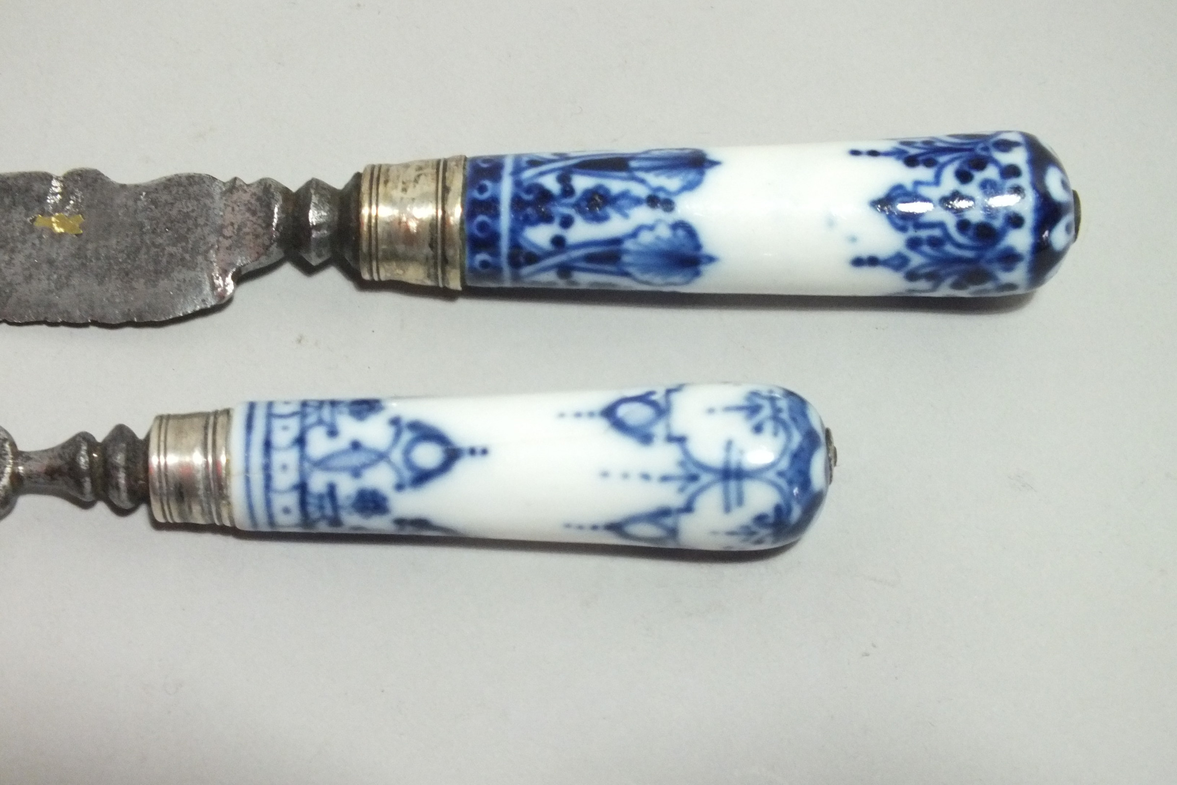 Couteau et fourchette en porcelaine tendre de Saint-Cloud - XVIIIe siècle