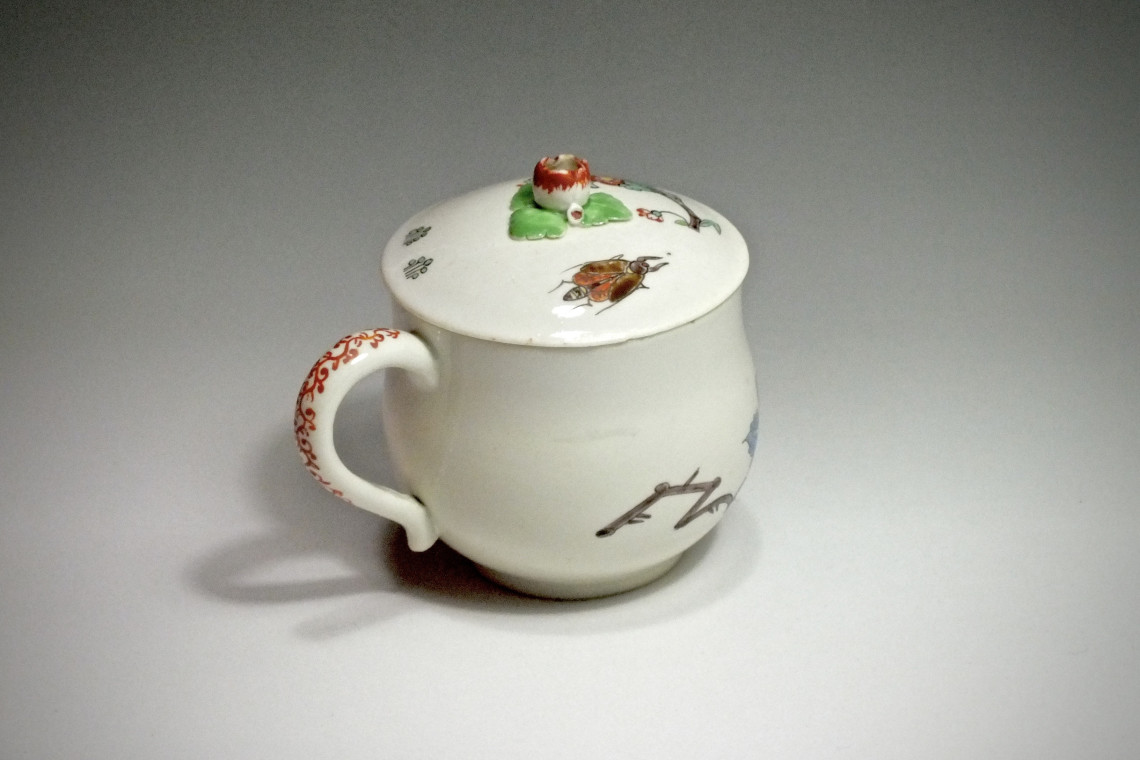 Chantilly - Pot à jus à décor Kakiemon - XVIIIe siècle