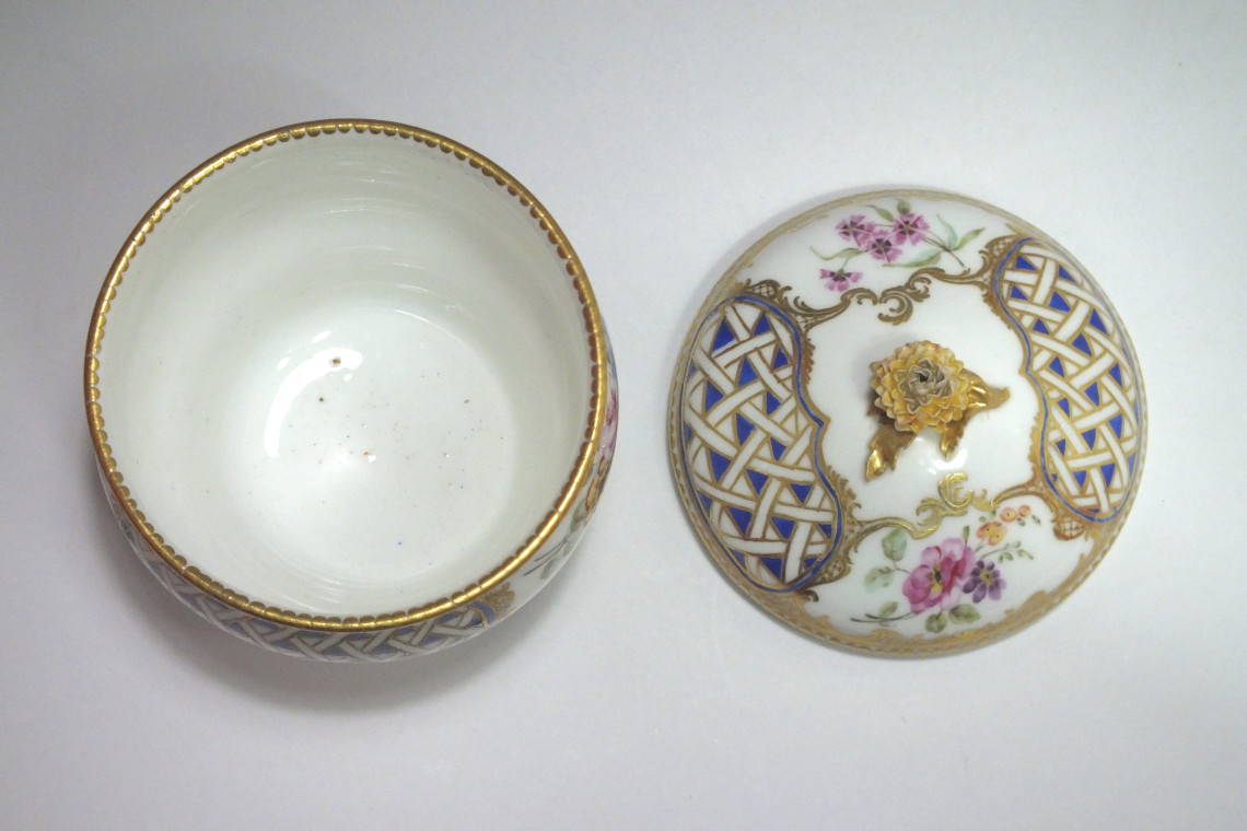 Sèvres - Sugar Pot Hébert - eighteenth century - 1759
