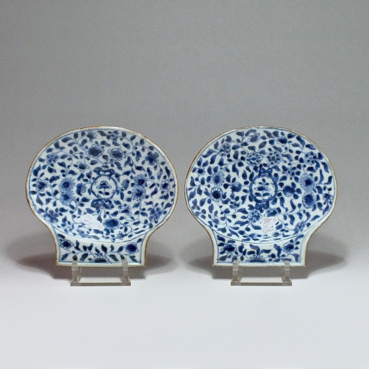 China - A pair of shells - Eighteenth Century - Kangxi period