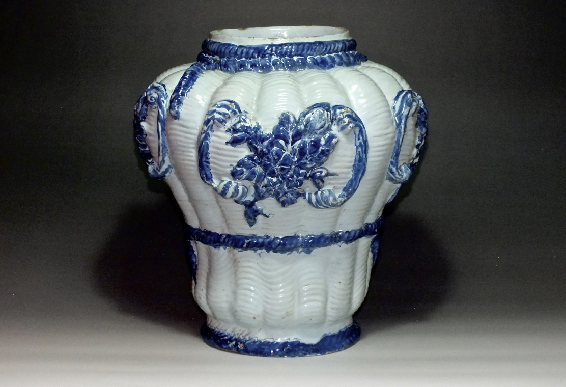 Nevers - earthenware vase decoration "wicker" - seventeenth century