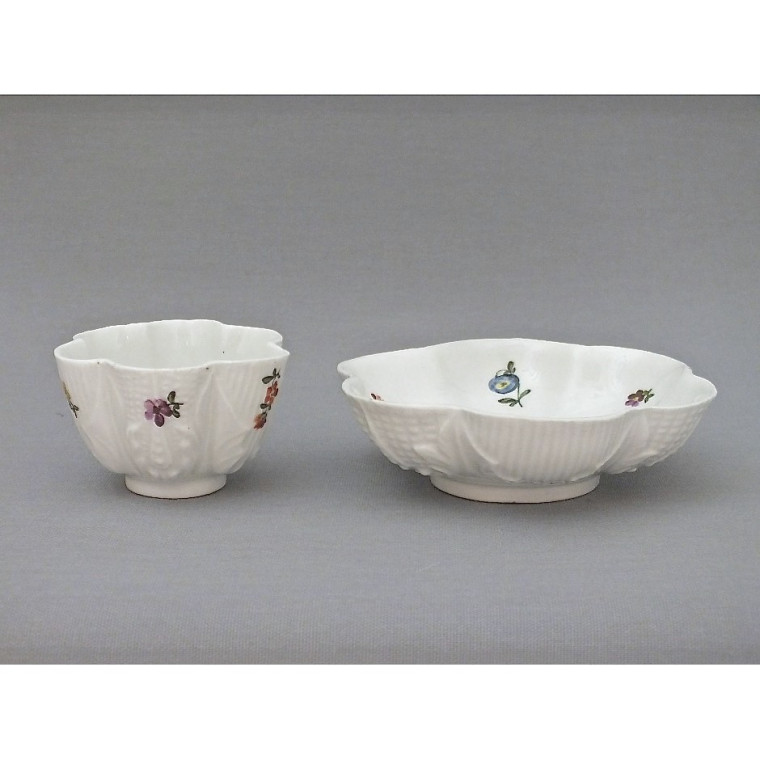 Vienne - Tasse à sorbet - décor en relief - XVIIIe Siècle