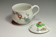 Chantilly - Pot à jus à décor Kakiemon - XVIIIe siècle (2)