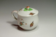 Chantilly - Pot à jus à décor Kakiemon - XVIIIe siècle (2)