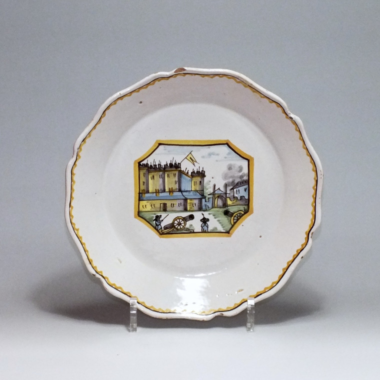 Nevers - Assiette en faïence révolutionnaire " à la Bastille" - XVIIIe Siècle