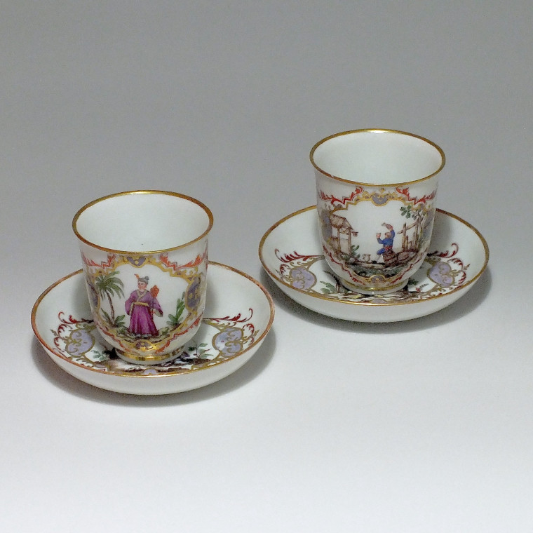 Doccia (italie) - Deux tasses à décor "alla Sassone" - XVIIIe Siècle