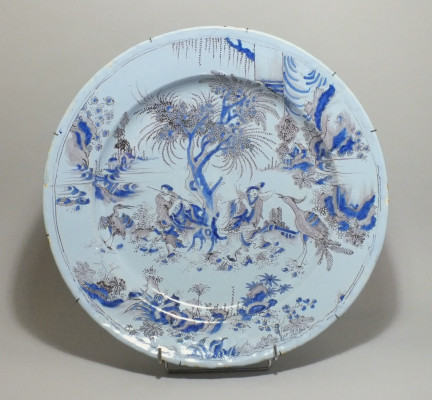 Nevers - Grand plat à décor au chinois - XVIIe Siècle - Collection du Musée du Louvre - Département des objets d'arts.