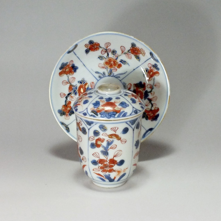 Chine - Grand gobelet couvert à décor Imari - XVIIIe siècle