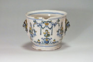 Moustiers - Rare rafraîchissoir à verre à décor Bérain polychrome - XVIIIe siècle