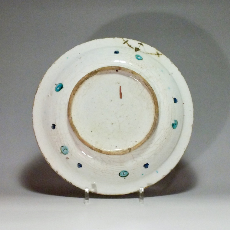 Iznik (Turkey) - Round dish called "Tabak" - sixteenth century - Circa 1580