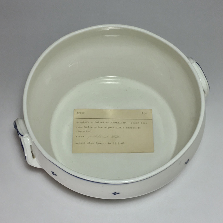 Arras - Terrine in soft porcelain, decoration with the twig - eighteenth century