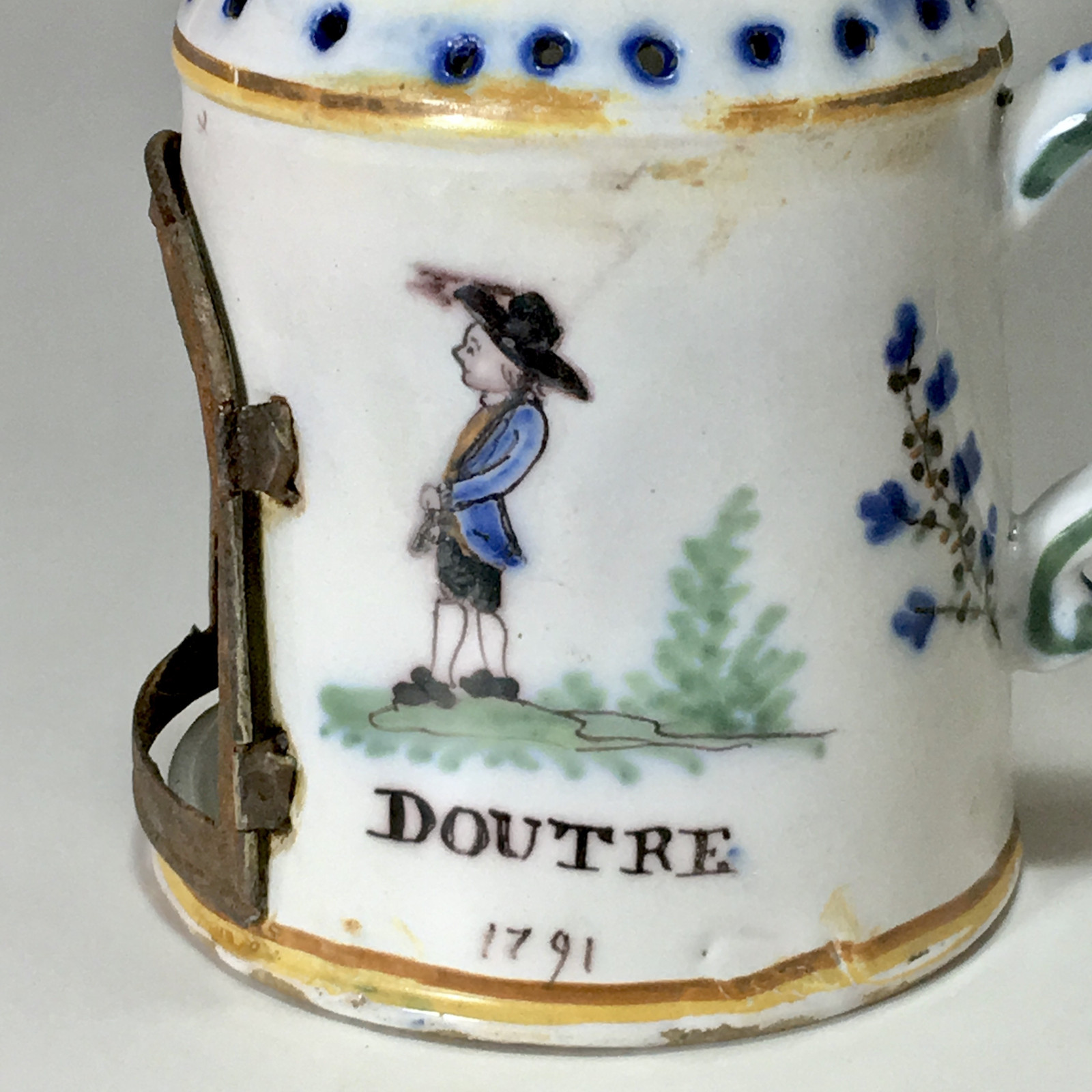 Roanne - Rare lanterne en faïence - XVIIIe siècle