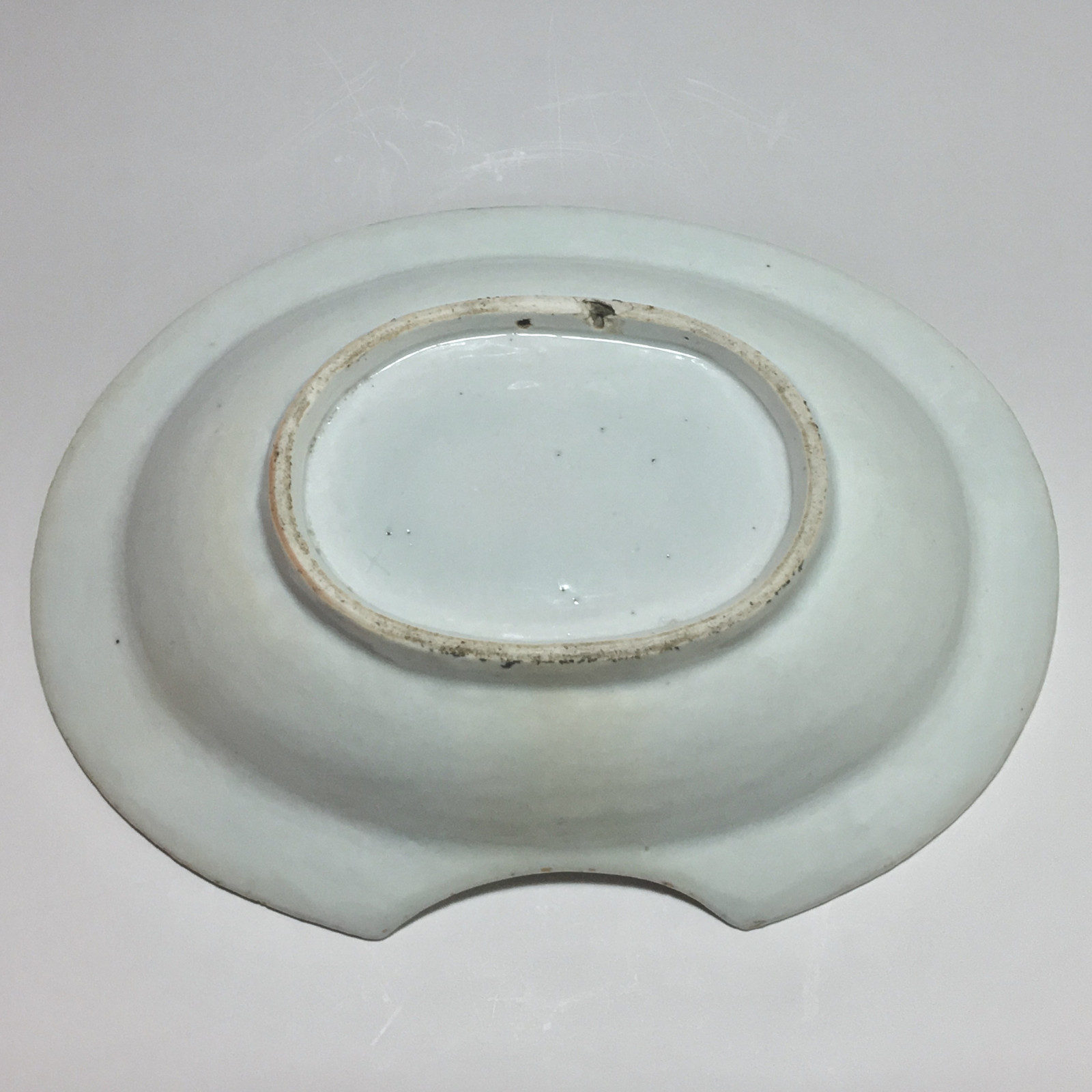 Chine (Compagnie des Indes) - Plat de barbier Famille rose - Epoque Qianlong