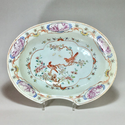 Chine (Compagnie des Indes) - Plat de barbier Famille rose - Epoque Qianlong