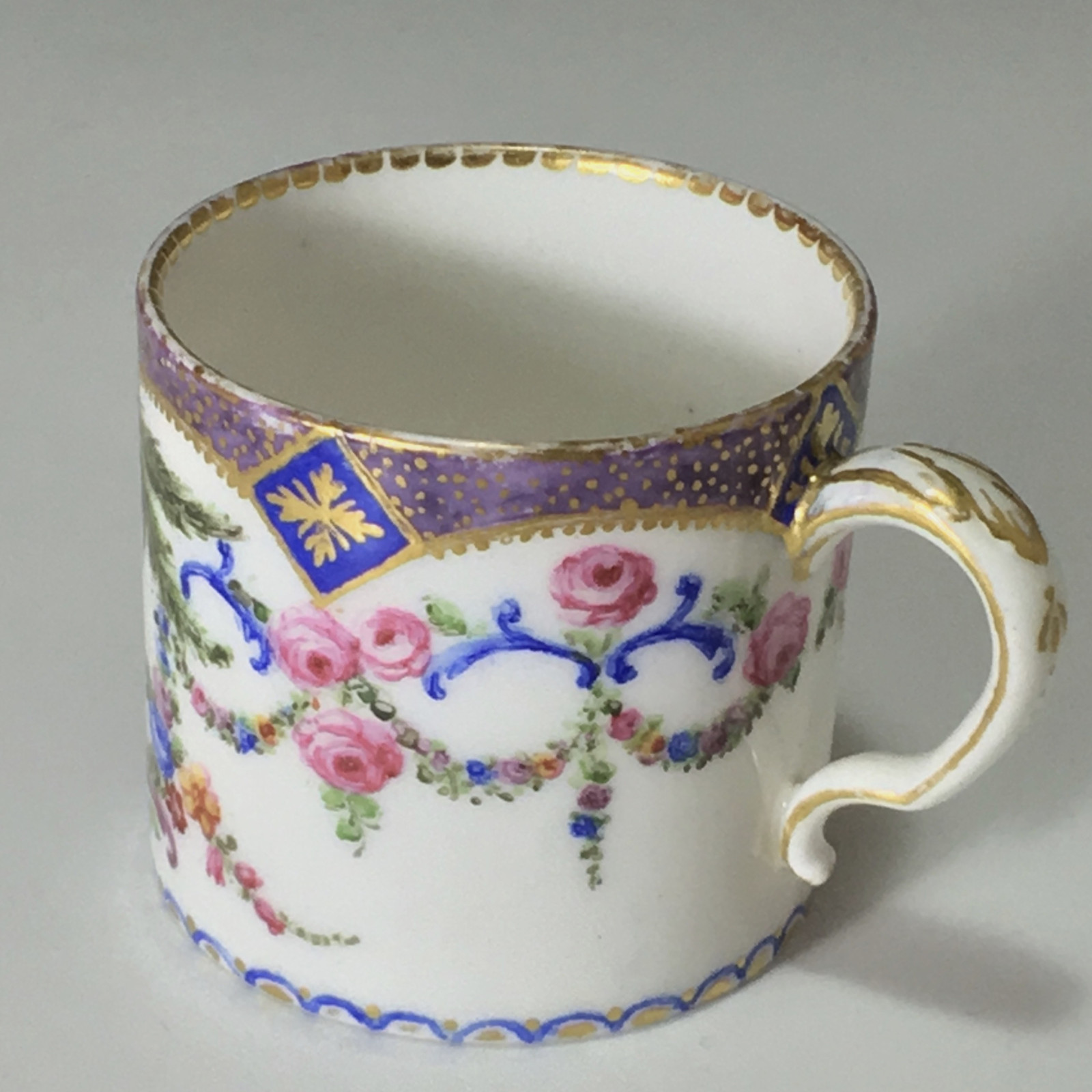Sèvres - Tasse mignonette - XVIIIe siècle